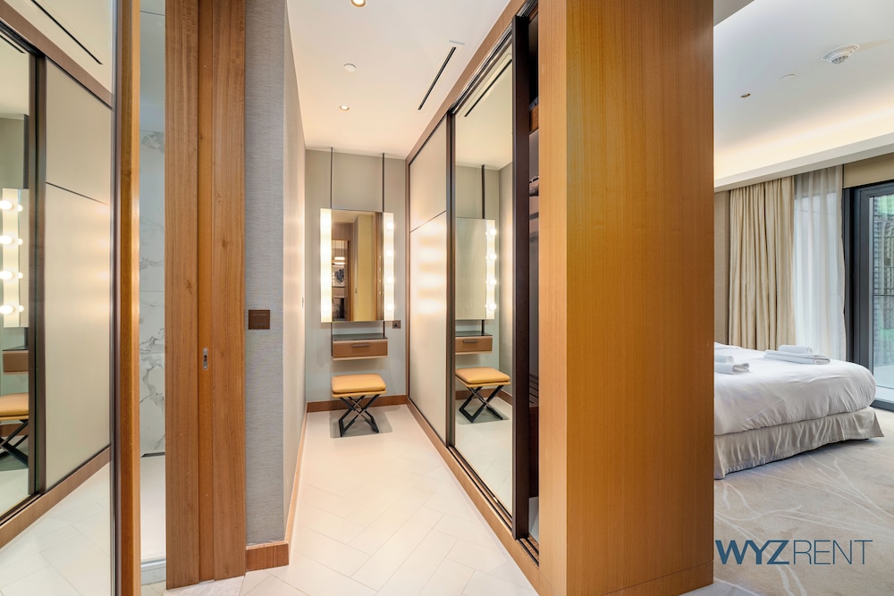 Posh 2 BR in Address Opera Mall Access