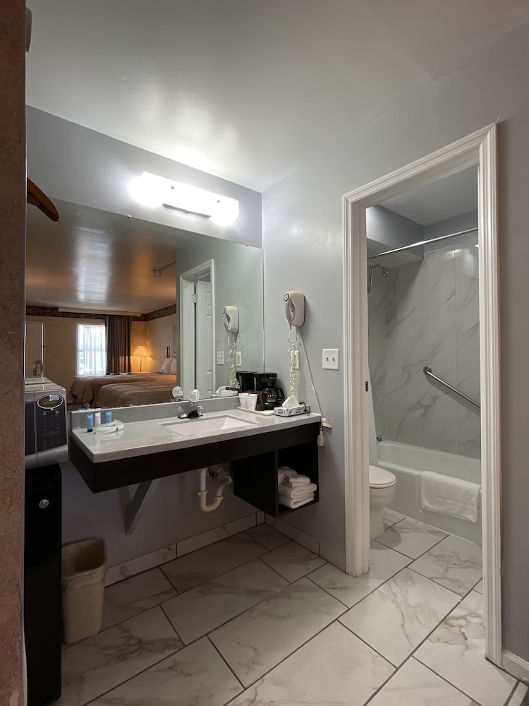Capital O First Heritage Inn Rantoul IL I 57 view 3