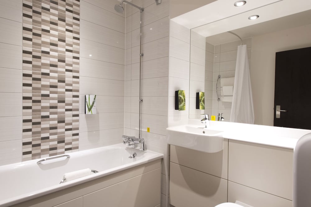 Premier Inn London Hayes Heathrow - Hyde Park, photo 4