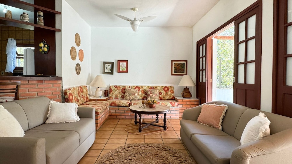 Casa Aconchegante a 100 metros da praia