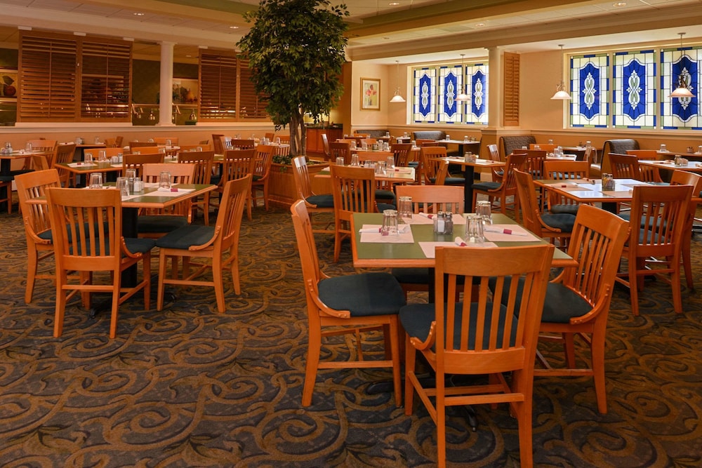Collinsville Vacations - Quality Inn Dutch Inn - Property Image 15