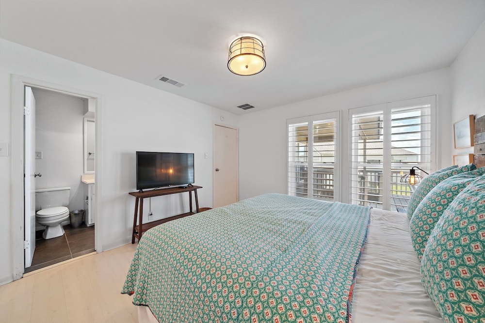 Maree by the Sea by Ryson Vacation Rentals