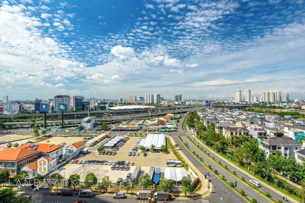 Somi Luxstay Landmark 81