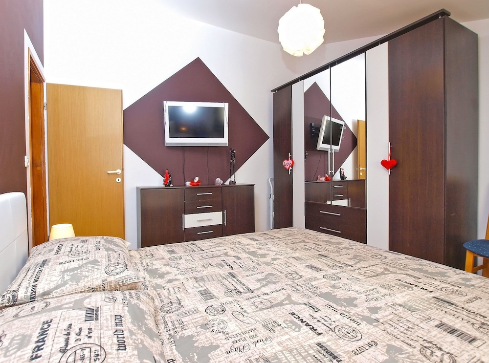 Apartment 1436 view 5