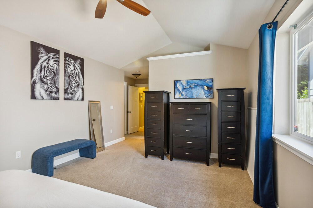Cheery Tacoma Vacation Rental: 7 Mi to Owen Beach! - Property Image 5