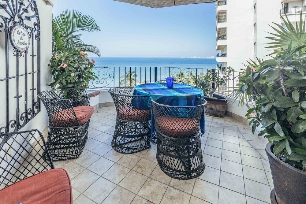 Ocean View 2Br Condo-balcony-beach-pool - 805