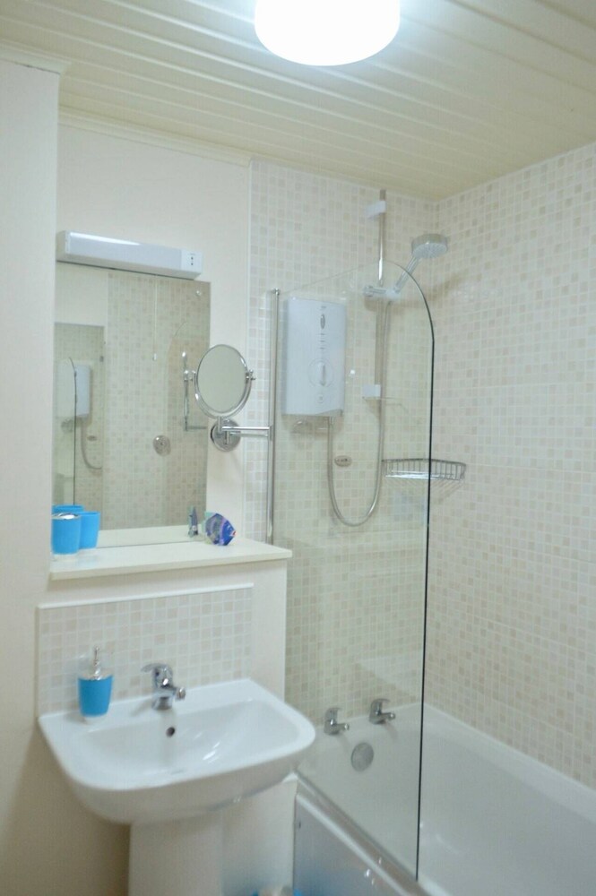 Gorgeous 2 Bedroom Apartment in Converted Church