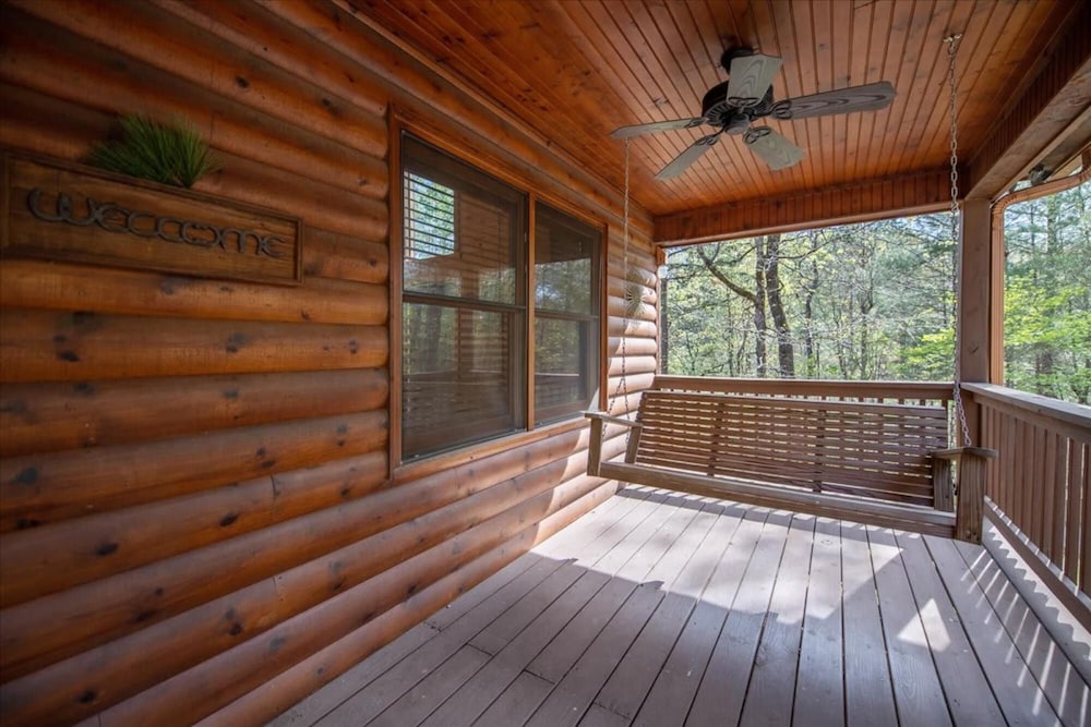 The Boondocks - Beautiful Cabin Overlooking Magnificent North Georgia Mountains view 5