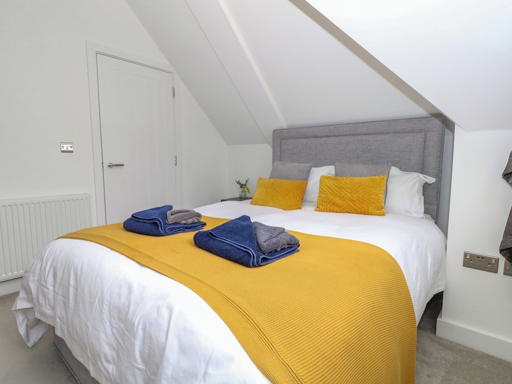 66A Danecourt Road