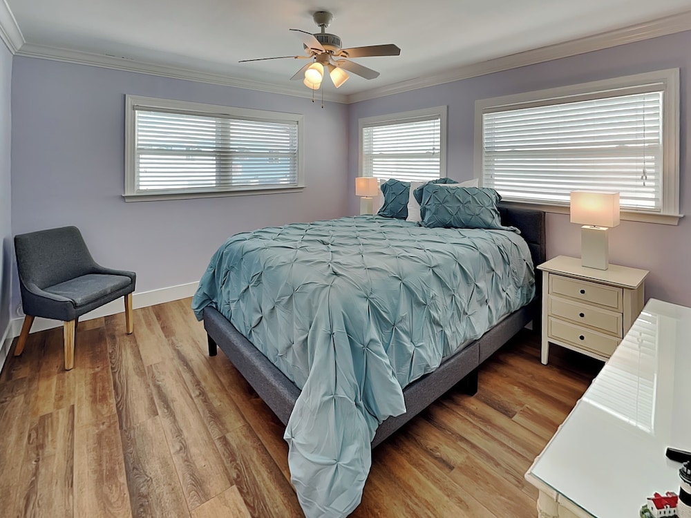 The Tides Retreat by Distinctive Beach Rentals