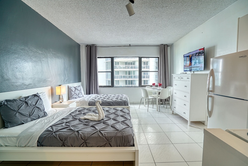 Private Apartments at the Casablanca