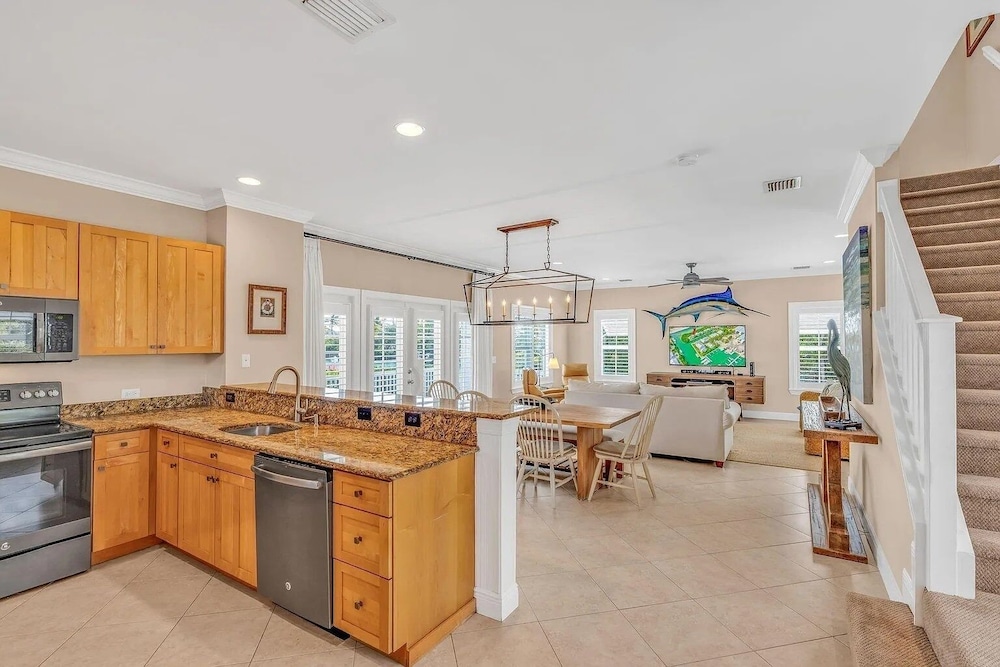 The Point At Coral Lagoon, Rare End Of Canal Villa 3 Bedroom Townhouse