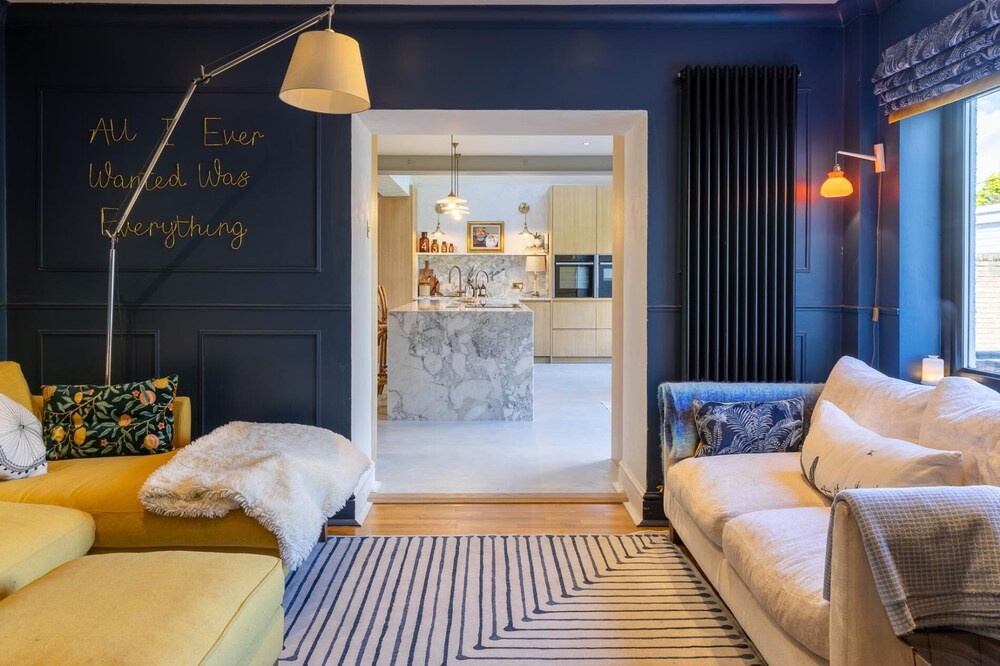 Seaview House - 5 Bedroom - Southgate