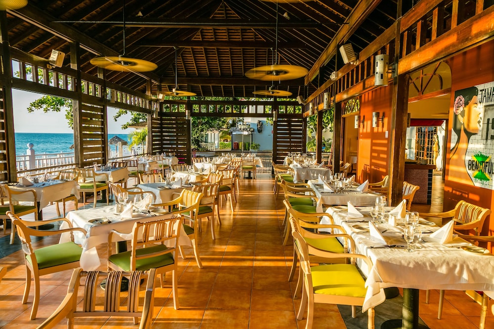 Grand Decameron Montego Beach, A Trademark All-Inclusive Resort photo 48 of 70