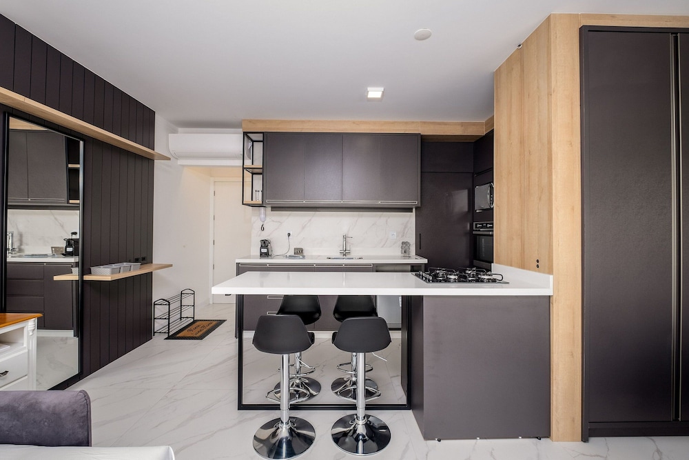 High Standard Studio on the Sand in Floripa Irb205