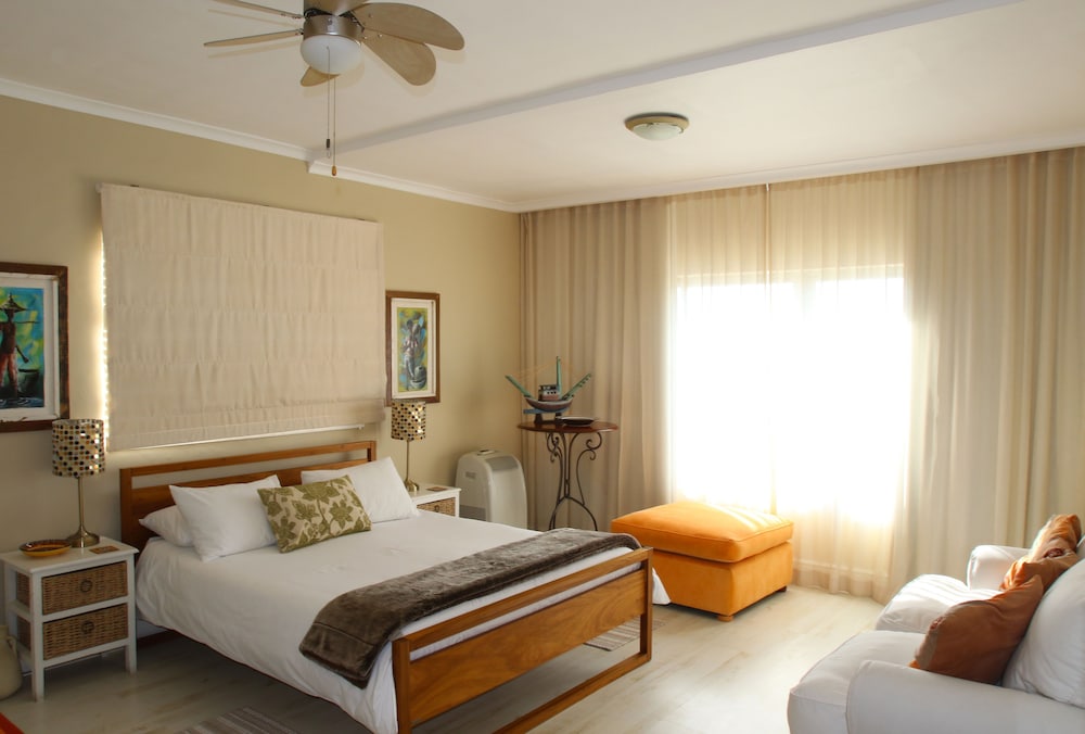 Dolphin Inn Guest House