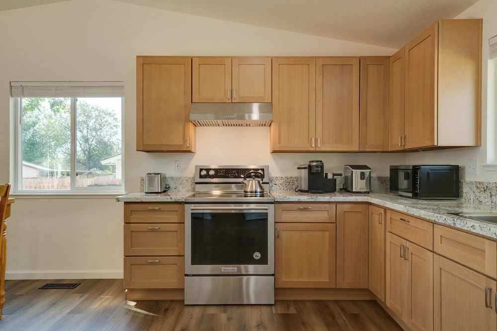 Quiet Home w/ Yard: 2 Mi to Mall & Sparks Marina!