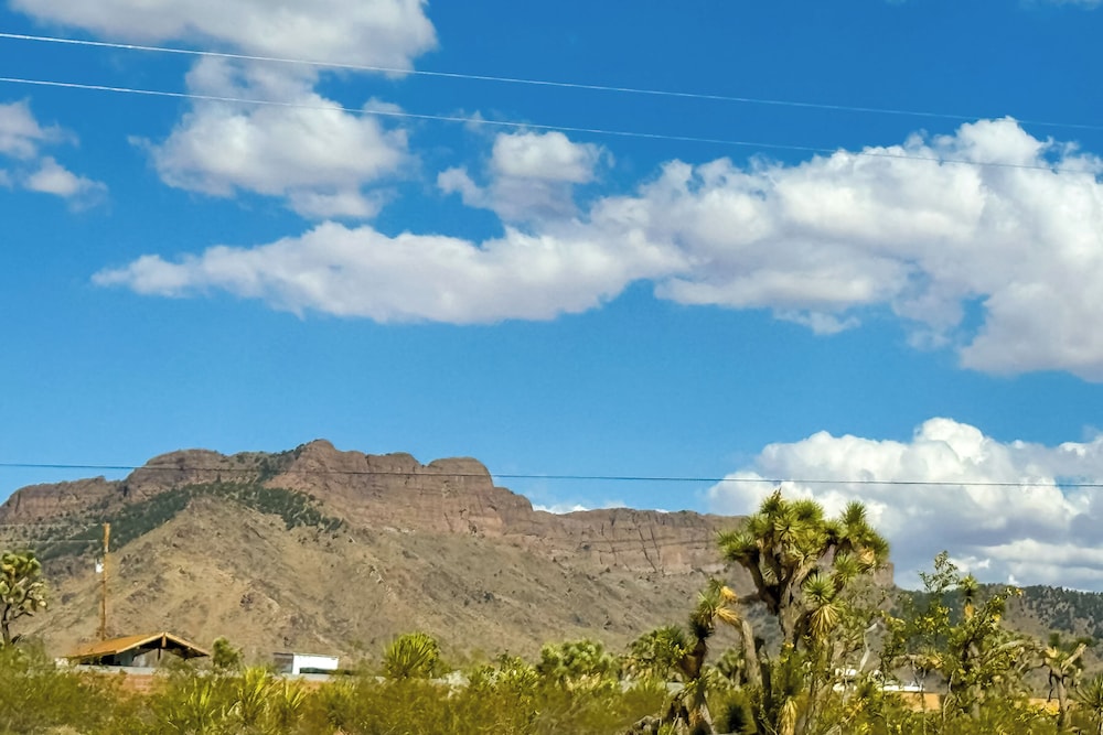 'gateway to the Grand Canyon' - Dolan Springs Gem!