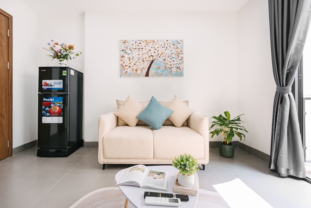 Cindy's Westlake Apartment