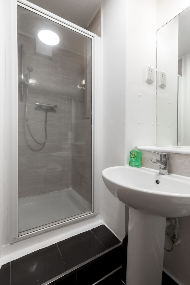 Comfy Apartments in Queensway