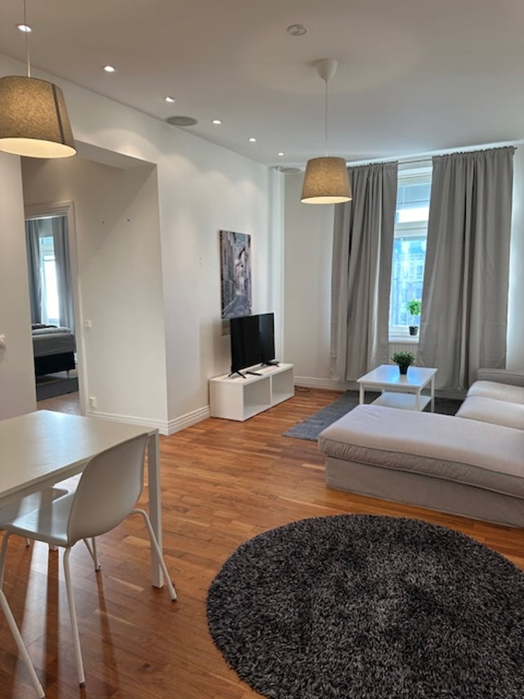Luxury Apartment in City Hotspot