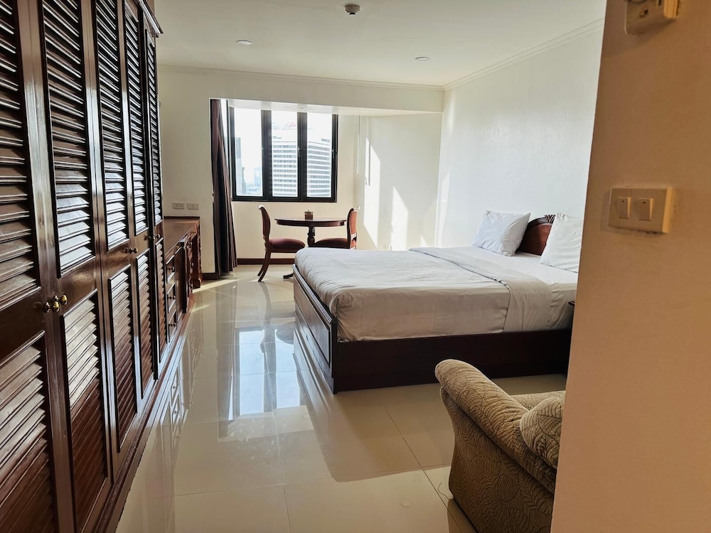 Omni Tower Sukhumvit Nana - Direct