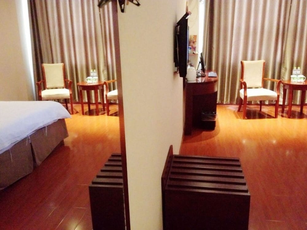 GreenTree Inn Liaocheng Chiping East Huixin Road Business Hotel