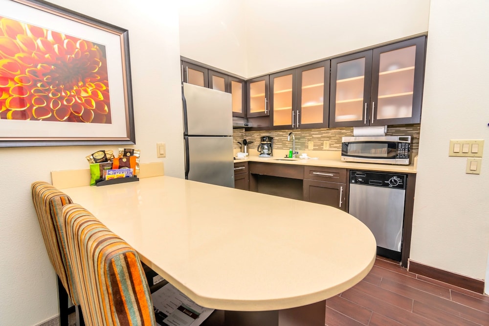 Staybridge Suites Houston IAH - Beltway 8, an IHG Hotel - Property Image 38