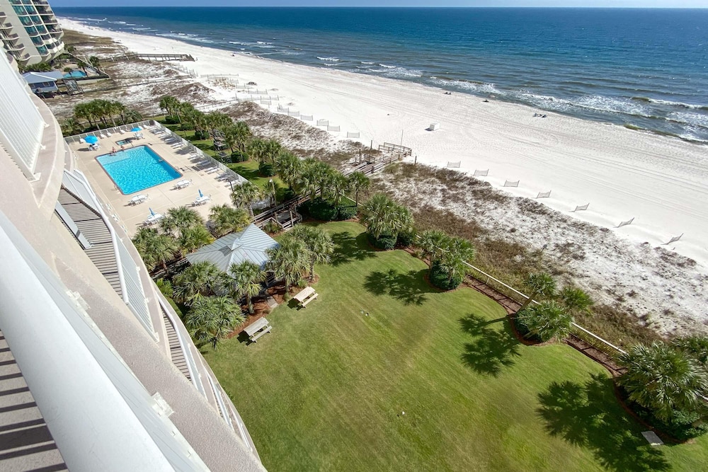 Regency Isle 710