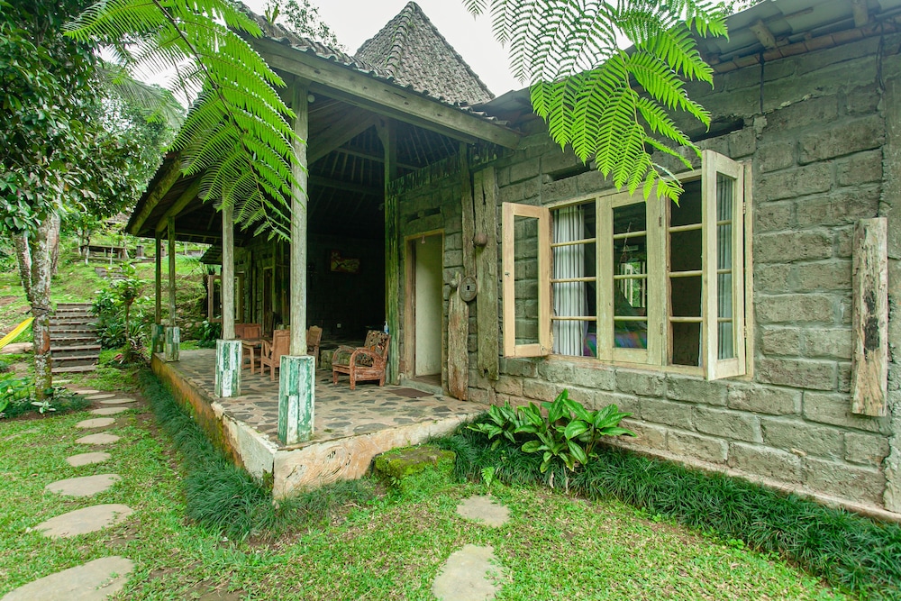 Tepi Sawah Lodge