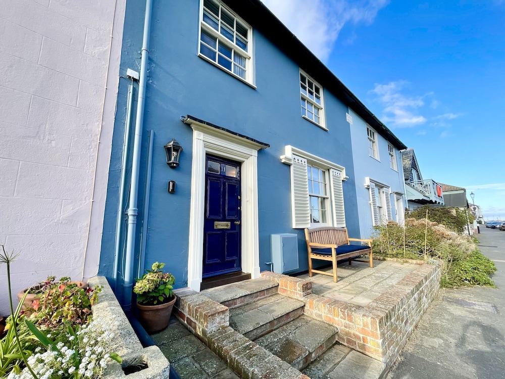 11 Crabbe Street, Aldeburgh
