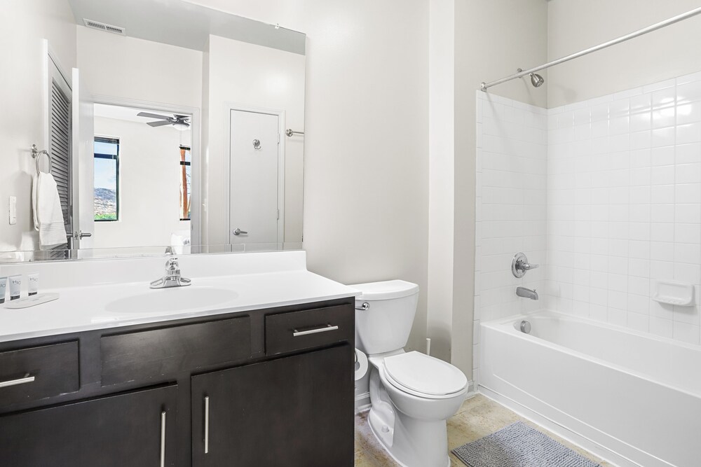 DC Charm in Crystal Apartments
