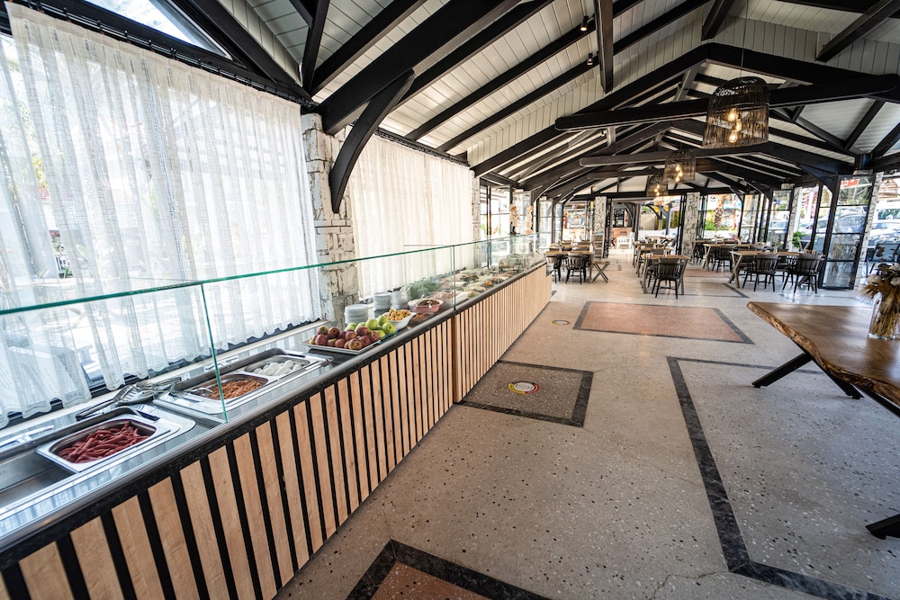 Blue Star Hotel - Image 62