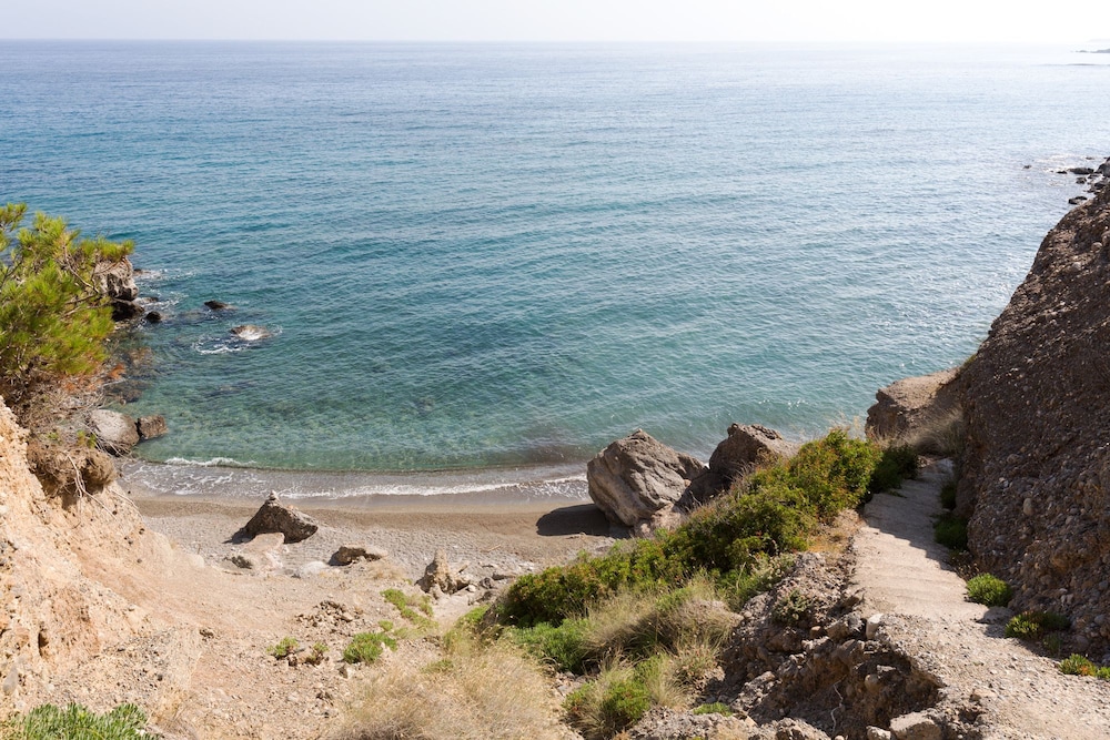 Ferma Hill Apartments photo 3