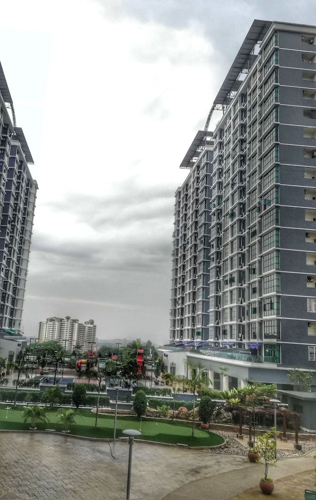Lawang Suite 2 Bedroom Corner Apartment