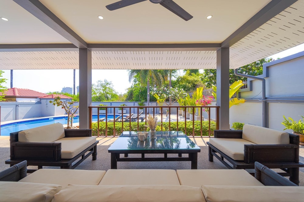 Lovely 3BR Villa in good Location CV3MA