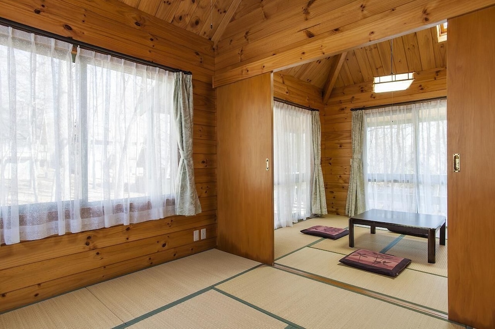 Yatsugatake Wan Wan Paradise Cottage