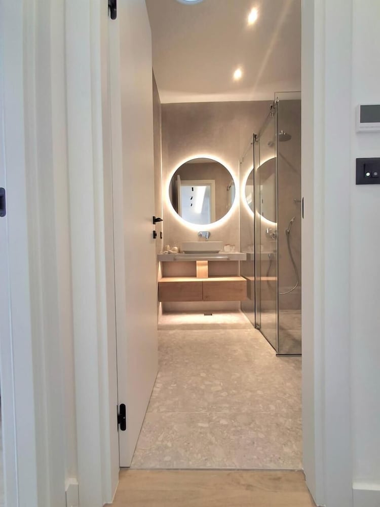 Onia Luxury Escape