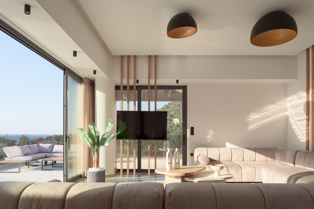 Luxurious Villa Dias With Tennis Court by Estia