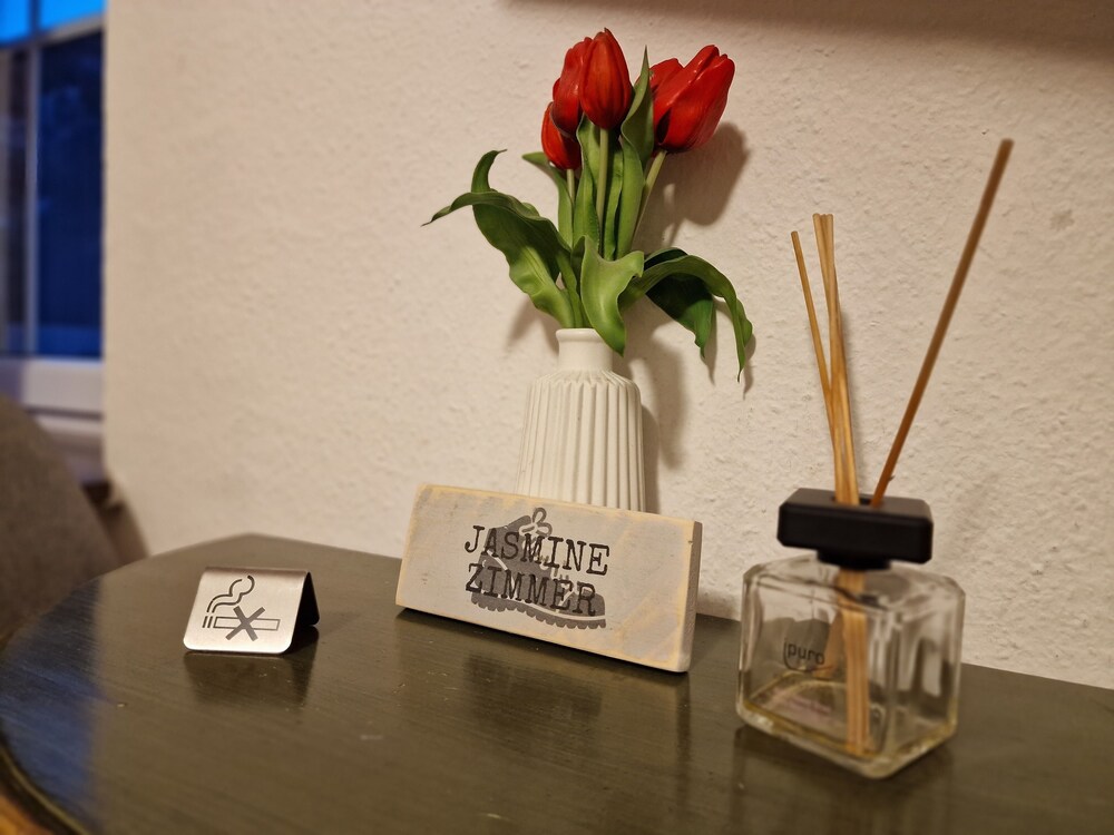 Bright 4-Bedroom in Forest Hill - Image 2