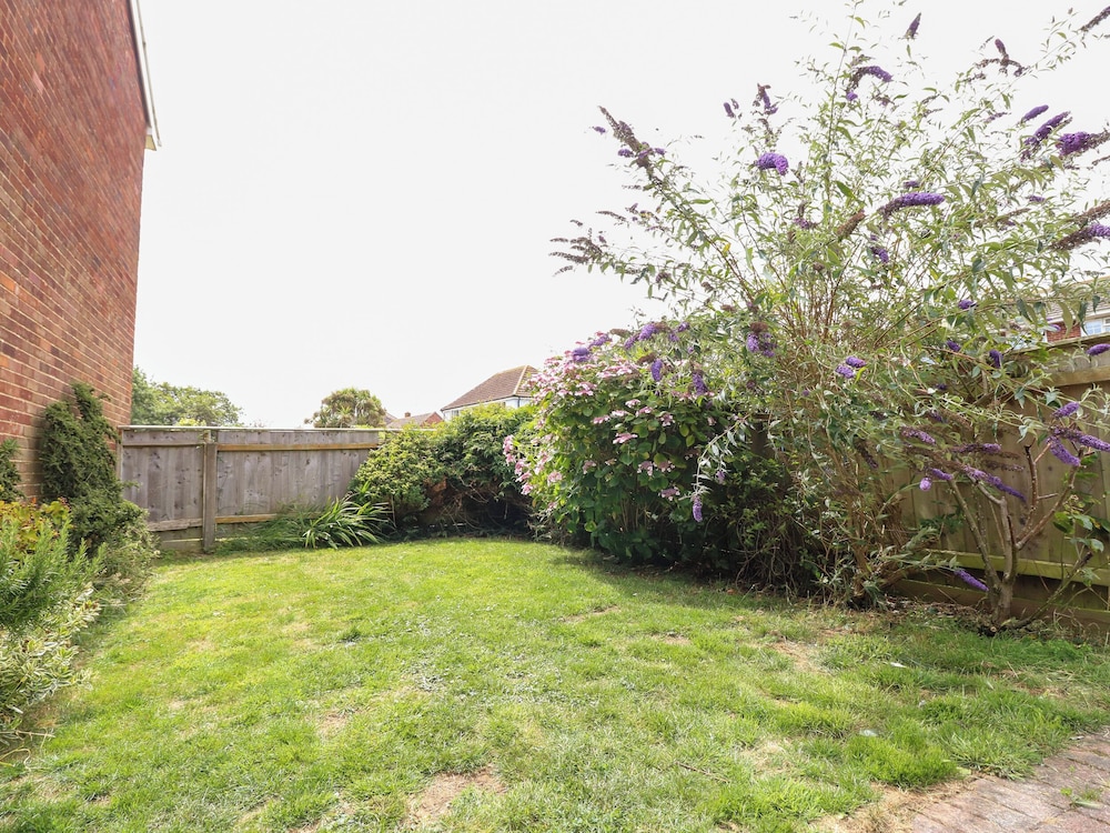 1 Westwood Close