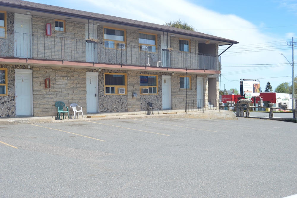 Thunder Bay Vacations - Modern Motel - Property Image 9