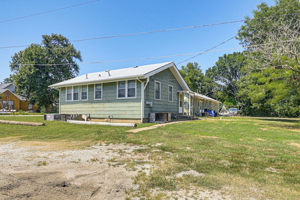 Near Walnut Valley Festival: Convenient Apartment!