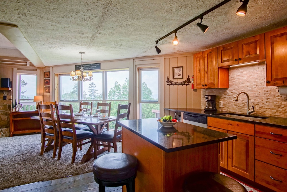 Fall Retreat Hutch 6 Slope Side 5BR on Cupp Run