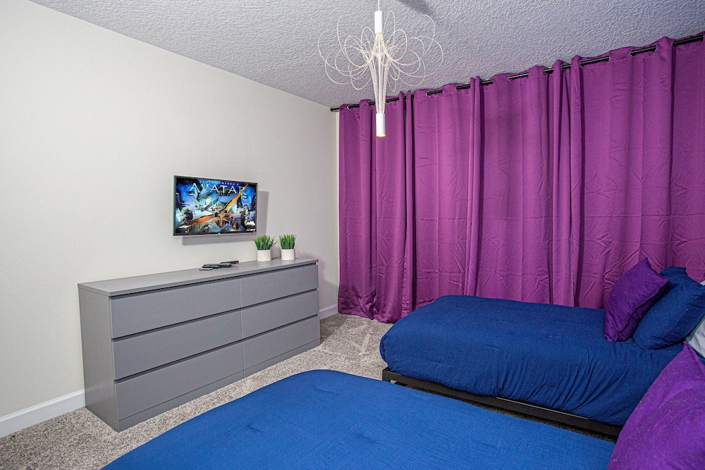 396 - 4bd/3ba Luxurious Homechampions Gate Resort