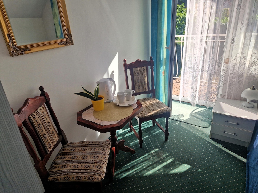 Comfortable Double Room by the Promenade