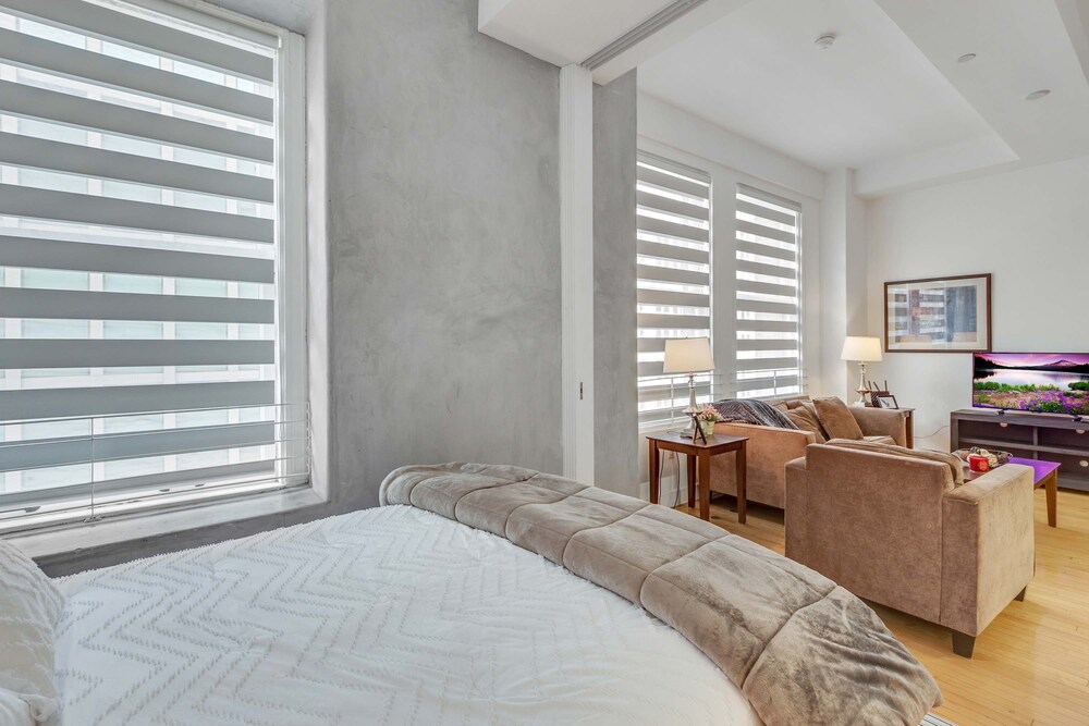 Stylish Deluxe 1BR At HWH by Oneluxstay