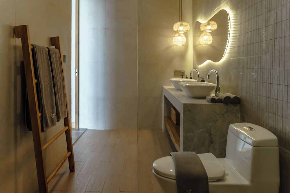 AMO Residences