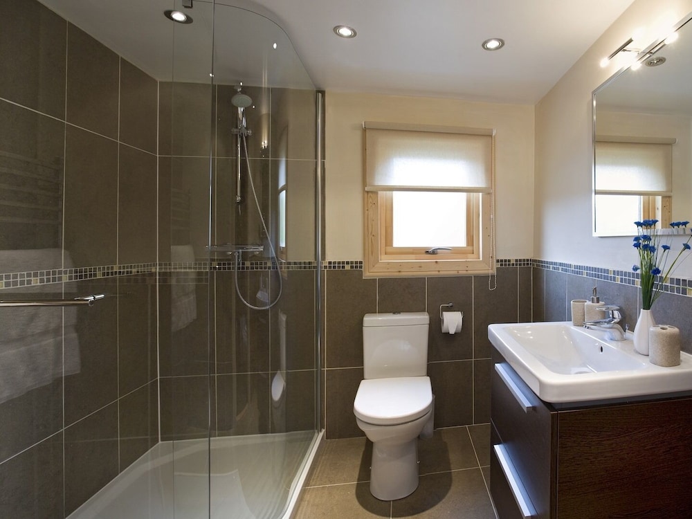 Oxford Vacations - Cherbridge Lodges Riverside Lodges Short Lets - Property Image 5