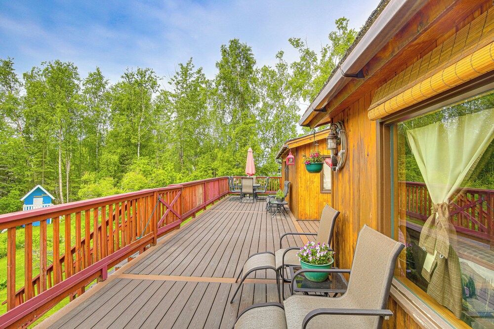 Beautiful Wasilla Home Rental w/ Deck & Gas Grill! view 5